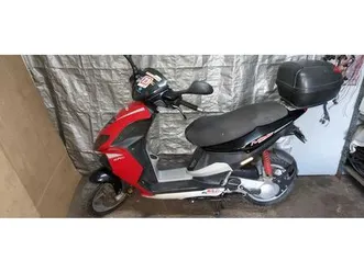 piaggio nrg mc3 - 2006- kask, pokrowiec na skuter orneta
