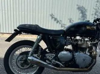 triumph thruxton 900