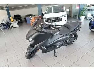 yamaha tmax 560 nero