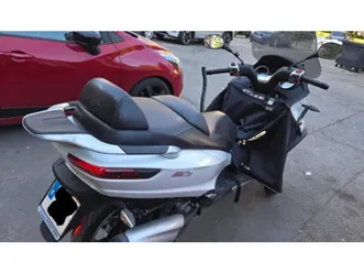 piaggio mp3 300