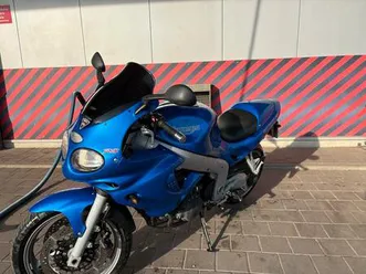 triumph sprint rs 955i