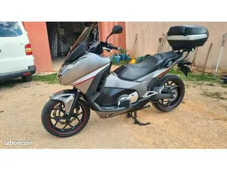 scooter honda intégra 750 s