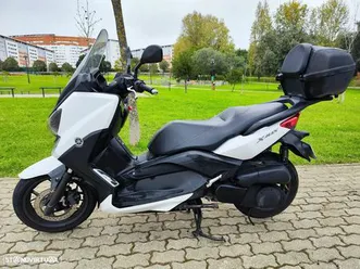 yamaha x-max 250