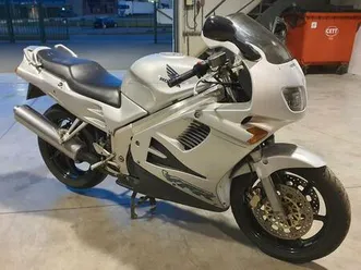 ② honda vfr 750