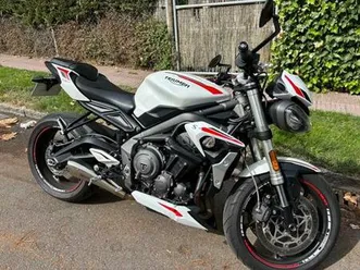 triumph - street triple