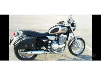 triumph thunderbird 900- 2000
