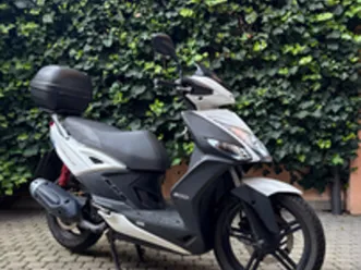 scooter kymco 16 plus 200i