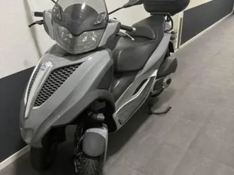 piaggio mp3 yourban 300cc 19dkm nardo — scooters | piaggio — marktplaats