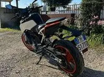 ktm 125 duke duke 2023 nuova arancione