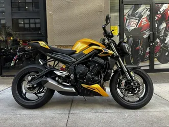 2024-triumph-street-triple-765-rs-cosmic-yellow