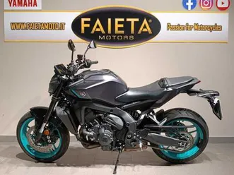 vendo yamaha mt-09 y-amt (2024 - 25) usata a roma (codice 9840010) - moto.it
