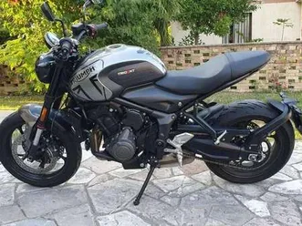 triumph trident 660 grigio