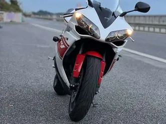 yamaha yzf-r1