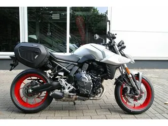 suzuki gsx-8s mit seitentaschen