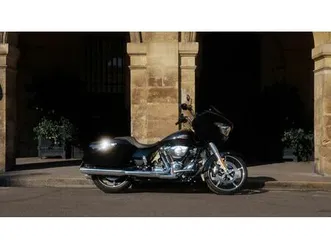 harley-davidson touring road glide 1923 2024 1923 cm3 | moto custom | 737 km | noir | 75003 paris 03