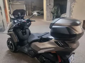 scooter peugeot metropolis 400