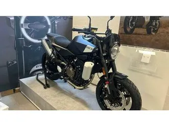 vendo husqvarna svartpilen 801 (2024 - 25) usata a maslianico (codice 9840749) - moto.it