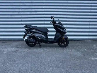 suzuki burgman 125 2024 125 cm3 | scooter | 3 300 km | noir | 64100 bayonne