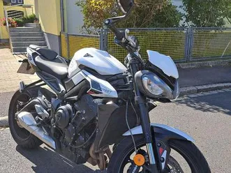 triumph street triple r