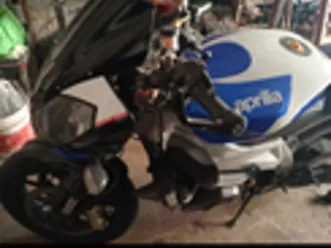 aprilia tuono r 1000