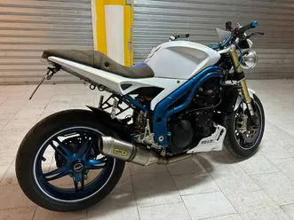 triumph speed triple 1050 speedweb special bianco