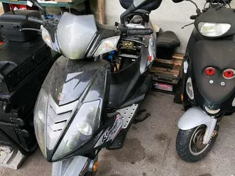 mofaroller - papiere / schlüssel - bj. 2012 - 9522 km