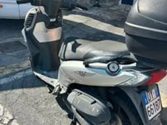 scooter 200 sym
