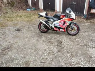aprilia rsv 1000 rp