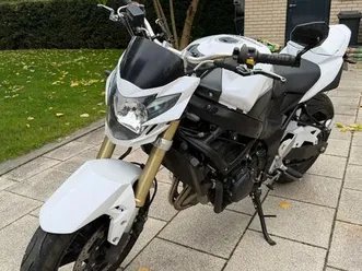 suzuki gsr750