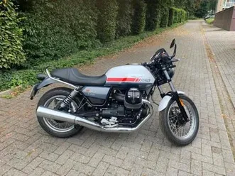 ② moto guzzi v7