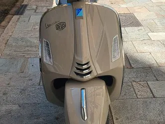vespa 300 gts