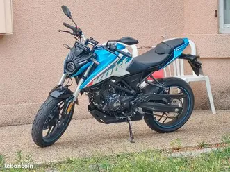 voge 125r bleu