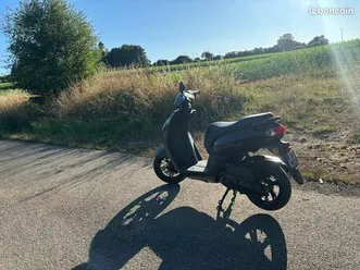 scooter kisbee 2t rs