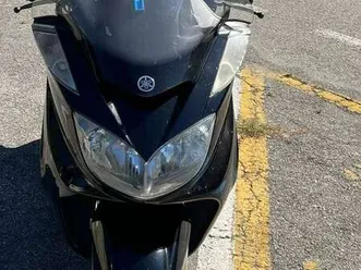 yamaha majesty 400 nero