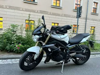 triumph street triple 675