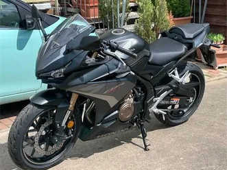 honda cbr 500r- neuwertig in schwarz nur 558km!!!!!!
