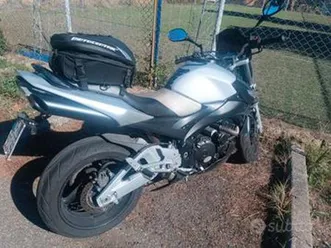 suzuki gsr 600 - 2010