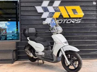 aprilia scarabeo 300