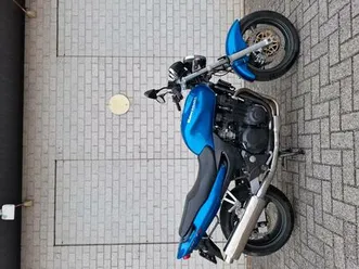 ② kawasaki zr7 avec 1 an de garantie