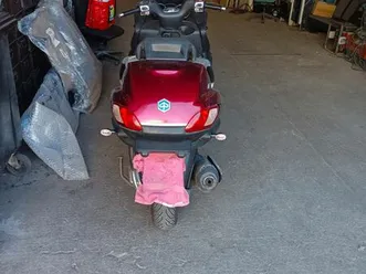 vend scooter mp3 300 cm3