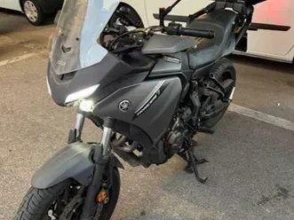 yamaha tracer 7 grigio