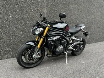 triumph speed triple 1200 rs