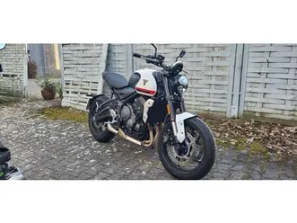 triumph trident 660