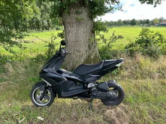 verkaufe peugeot jetforce leider ein jahr gestanden