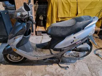 motorroller peugeot v-clic (scheunenfund)