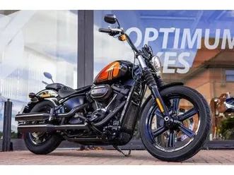 harley-davidson streetbob low miles ! stunning