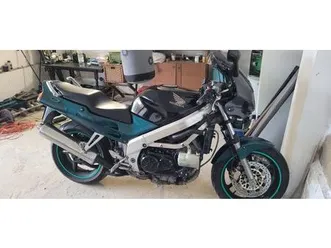 piękny motocykl honda vfr 750 fugasówka