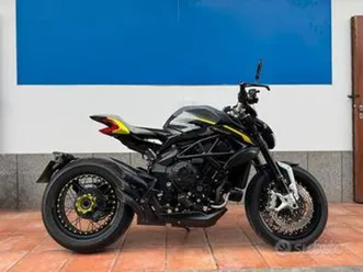 mv agusta brutale dragster 800 rr 140 cv