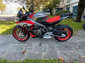 aprilia tuono 660