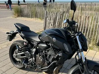 mt 07 black (permis a2) - ligne arrow carbone